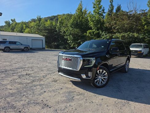 Used 2023 GMC Yukon Denali AWD/4WD image 3