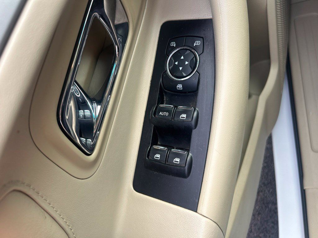 Used 2013 Ford Taurus SE FWD image 17