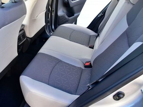 Used 2022 Toyota RAV4 XLE image 14