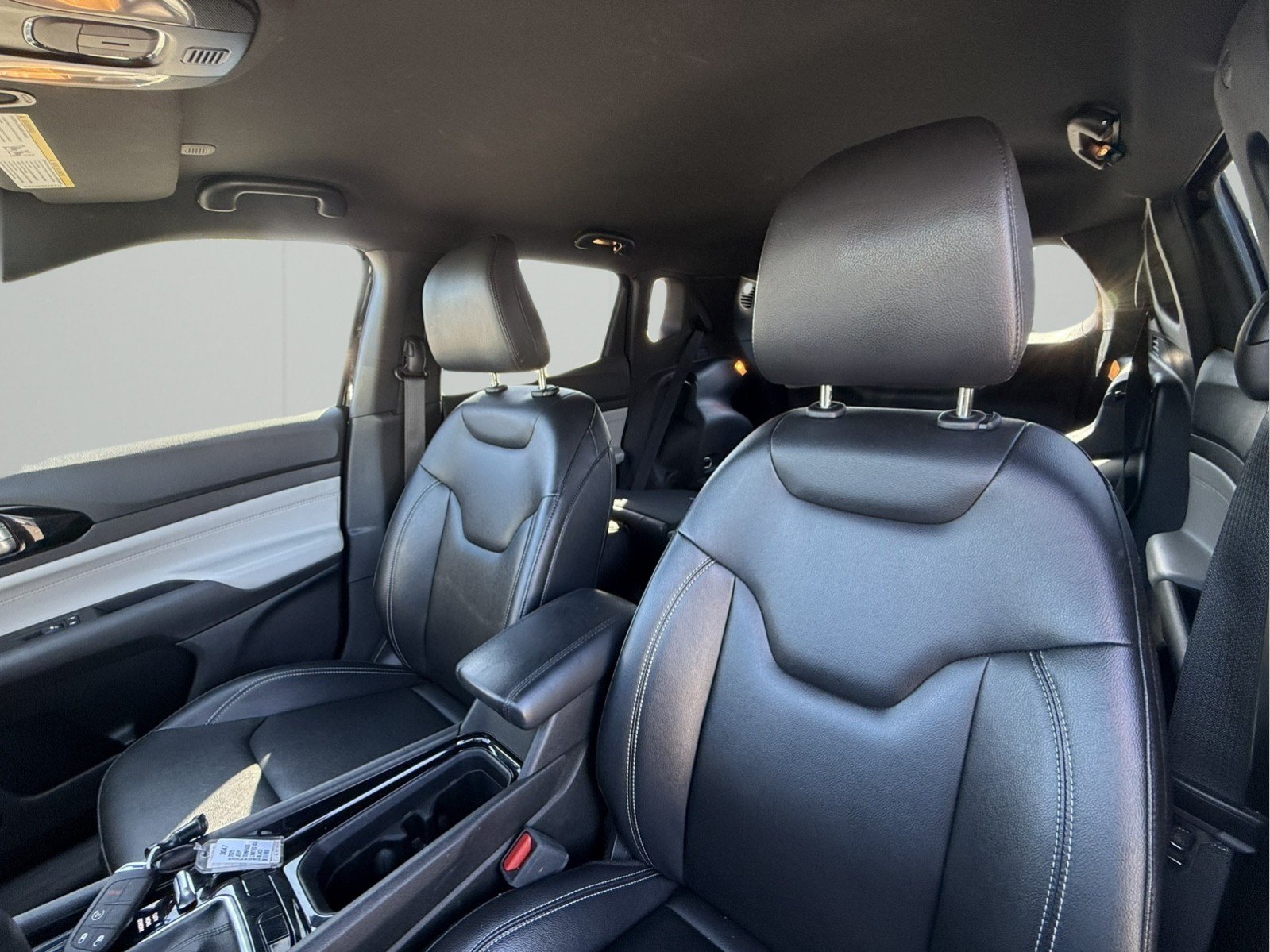 Used 2025 Jeep Compass Limited AWD/4WD image 10