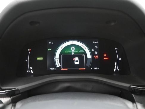 Used 2025 Toyota Camry SE w/ Convenience Package FWD image 3