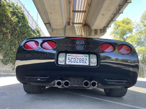 Used 2003 Chevrolet Corvette Z06 w/ Memory Package, 3 Drivers RWD image 7