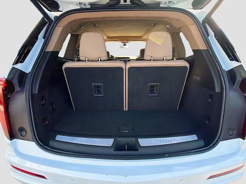 Used 2024 Cadillac XT6 Premium Luxury w/ Platinum Package AWD/4WD image 12