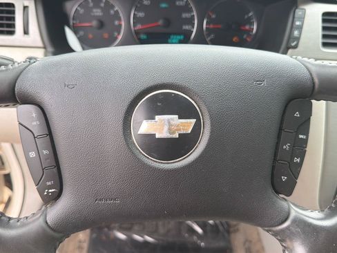 Used 2008 Chevrolet Impala LT w/ Luxury Edition Package FWD image 12