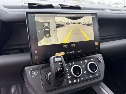 New 2026 Land Rover Defender 110 S image 27