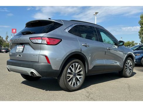 Used 2021 Ford Escape Titanium image 6