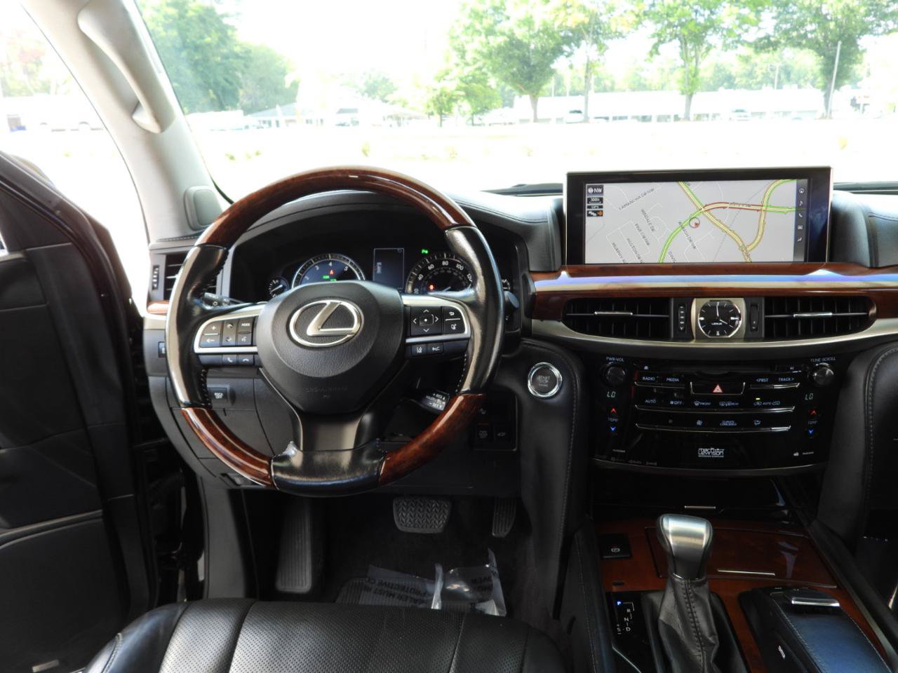 Used 2016 Lexus LX 570 4WD image 72