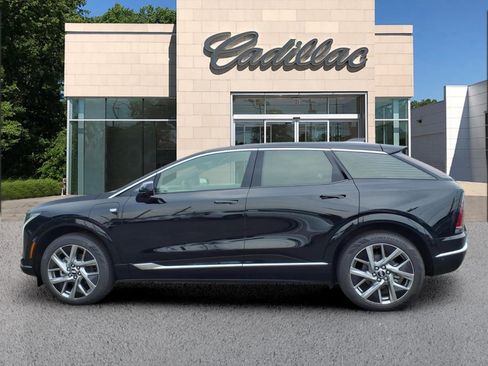 New 2027 Cadillac Optiq Luxury w/ LPO, Floor Liner Package AWD/4WD image 2