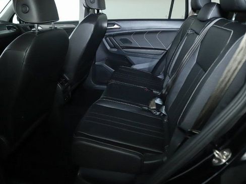 Used 2022 Volkswagen Tiguan SE w/ Panoramic Sunroof Package AWD/4WD image 14