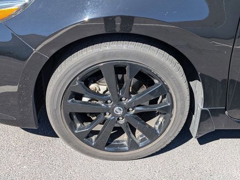 Used 2017 Nissan Altima 2.5 SR w/ Midnight Edition Package image 14