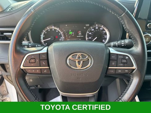 Used 2023 Toyota Highlander LE image 14