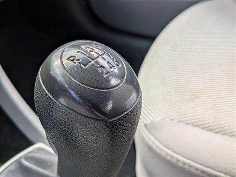 Used 2012 Hyundai Accent GLS w/ Comfort Pkg 2 image 9