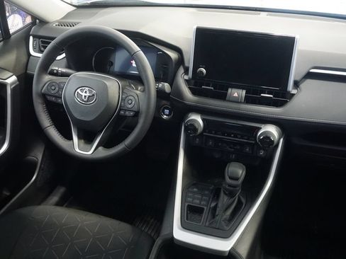 Used 2023 Toyota RAV4 XLE AWD/4WD image 27