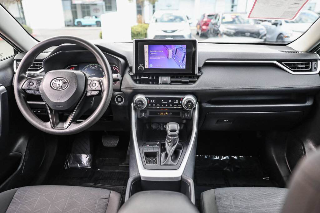 Certified 2025 Toyota RAV4 XLE FWD image 5