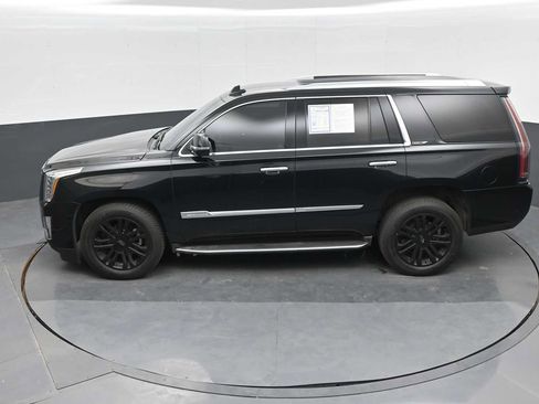 Used 2018 Cadillac Escalade 4WD image 24