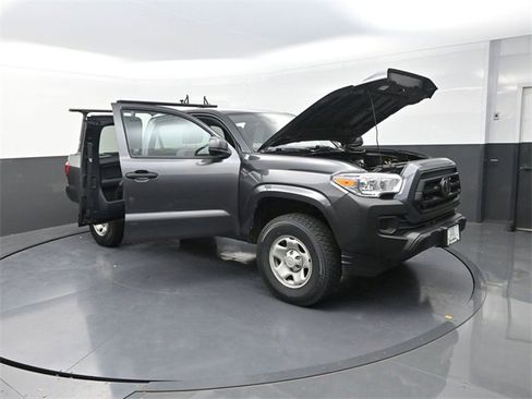 Used 2022 Toyota Tacoma SR image 25
