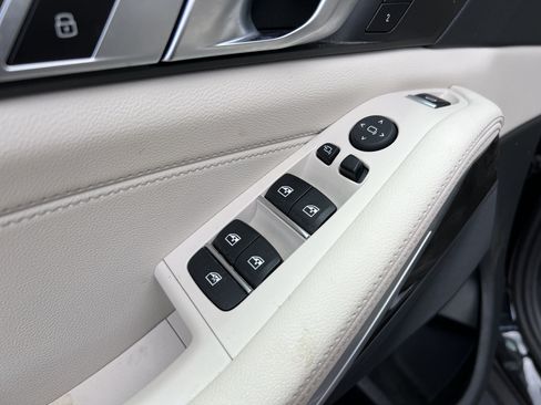Used 2022 BMW X5 xDrive40i w/ Premium Package AWD/4WD image 15