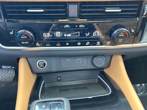 Used 2023 Nissan Rogue Platinum w/ Platinum Premium Package AWD/4WD image 14