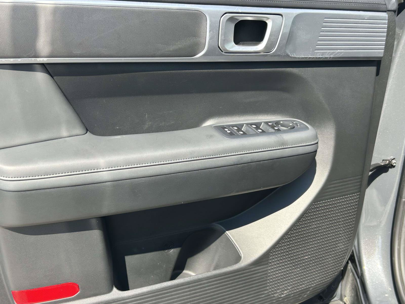Used 2025 Hyundai Santa Fe SEL FWD image 18