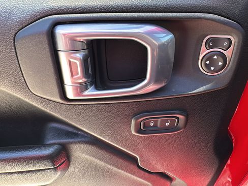 Used 2021 Jeep Gladiator Sport AWD/4WD image 13