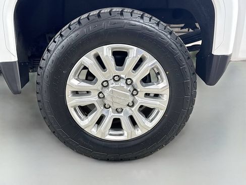 Used 2023 GMC Sierra 2500 Denali w/ Denali Ultimate Package AWD/4WD image 32