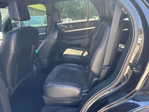 Used 2019 Ford Explorer XLT w/ Equipment Group 202A FWD image 16