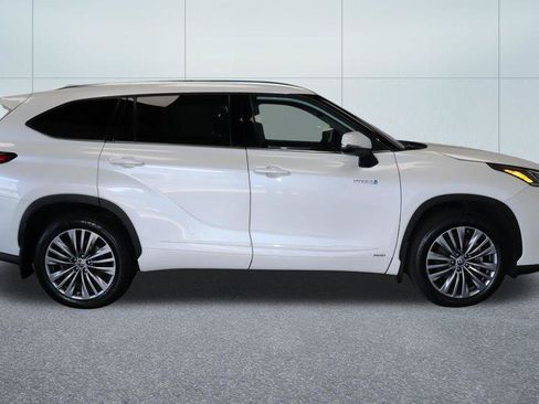 Used 2021 Toyota Highlander Platinum AWD/4WD image 9