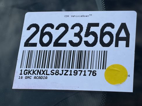 Certified 2018 GMC Acadia Denali w/ Technology Package AWD/4WD image 34