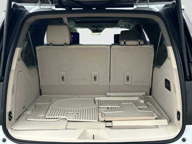 Used 2026 Cadillac Escalade ESV Platinum Sport w/ LPO, ONYX Package AWD/4WD image 19