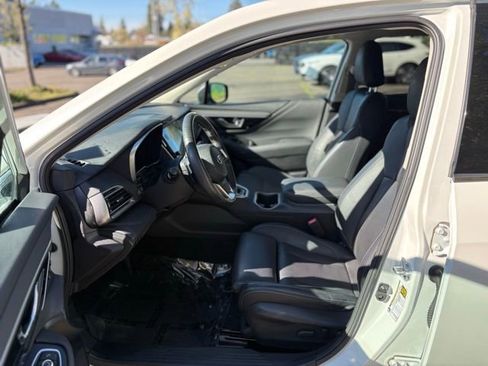 Used 2023 Subaru Outback Touring XT AWD/4WD image 12