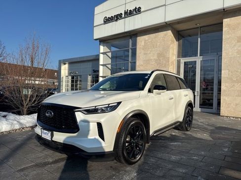 Certified 2025 INFINITI QX60 Luxe w/ Black Edition image 3