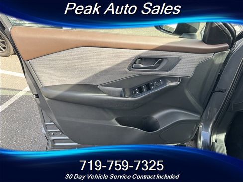 Used 2023 Nissan Rogue S image 12