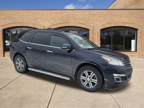 Used 2016 Chevrolet Traverse LT image 1