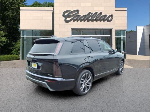 New 2027 Cadillac Vistiq Sport w/ LPO, Floor Liner Package AWD/4WD image 5