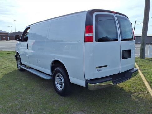 Used 2024 Chevrolet Express 2500 w/ Driver Convenience Package image 9