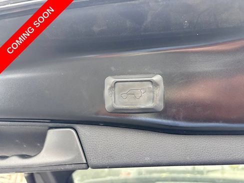 Used 2019 Toyota RAV4 XLE Premium w/ Carpet Mat Package FWD image 12