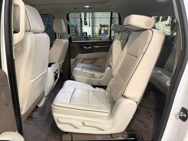 Used 2021 GMC Yukon XL Denali AWD/4WD image 36