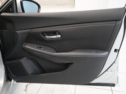 Used 2021 Nissan Sentra SV w/ Trunk Package image 29