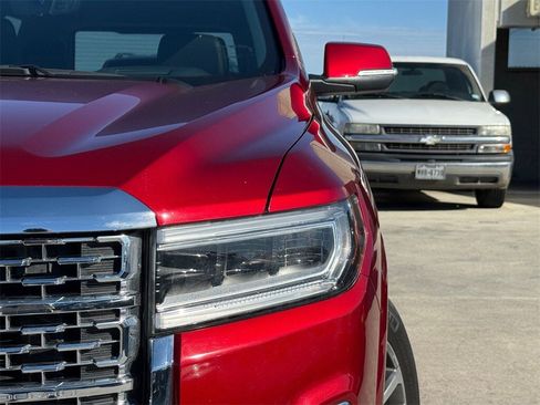 Used 2023 GMC Acadia Denali w/ Denali Ultimate Package image 3