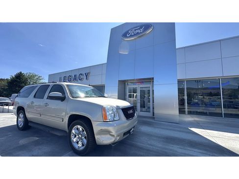 Used 2013 GMC Yukon XL SLT image 1