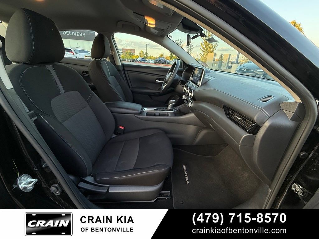 Used 2025 Nissan Sentra SV FWD image 31