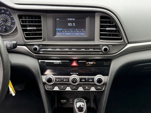 Used 2020 Hyundai Elantra SE w/ Cargo Package (C1) image 20