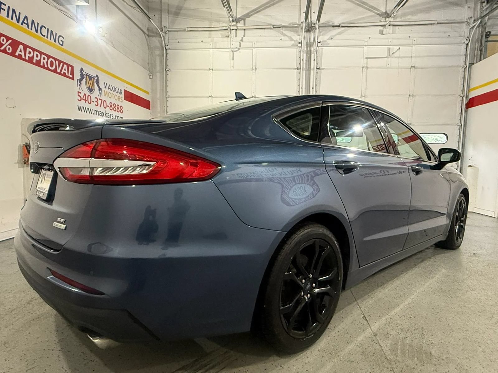 Used 2019 Ford Fusion SE w/ Equipment Group 151A FWD image 7
