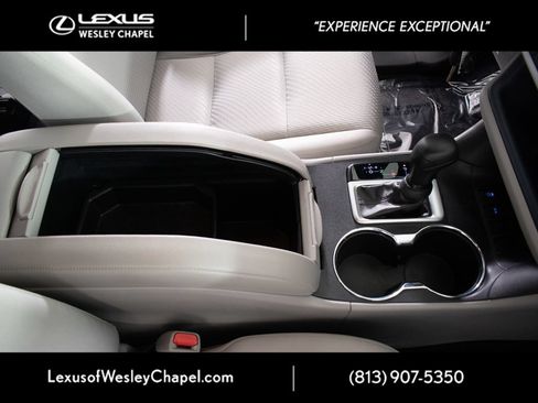 Used 2019 Toyota Highlander LE FWD image 32