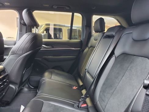 New 2026 Jeep Grand Cherokee Altitude AWD/4WD image 13