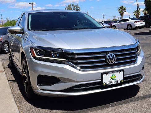 Used 2020 Volkswagen Passat 2.0T SEL image 18