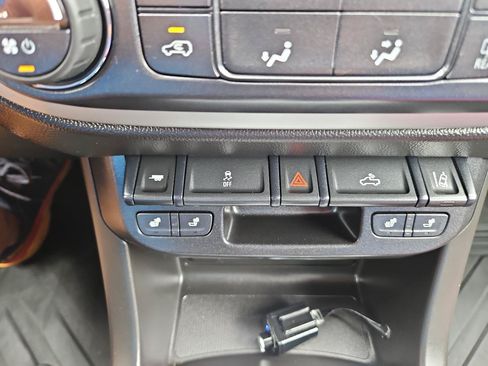 Used 2015 Chevrolet Colorado LT w/ Luxury Package AWD/4WD image 36