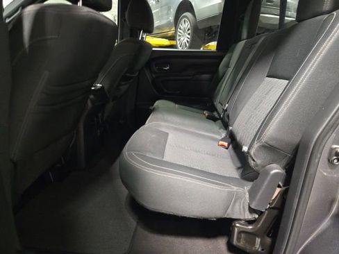 Used 2019 Nissan Titan SV w/ SV Convenience Package image 13