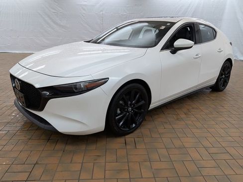 Used 2021 MAZDA MAZDA3 s image 3