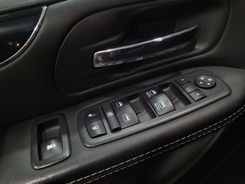 Used 2018 Dodge Grand Caravan SE FWD image 27